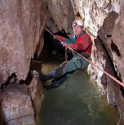 Lower River traverse in Mammoth Cave, Jenolan